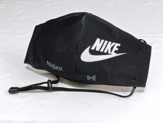 מסכת בד ממותגת נייק